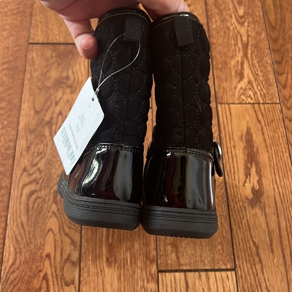 New size 9 toddler boots - Picture 6 of 10
